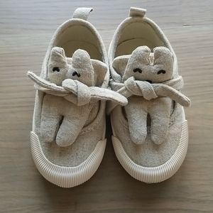 Zara canvas sneakers EU20 US4